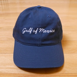 Gorra de papá orgánica del Golfo de México • Gorra de béisbol con letras cursivas • Regalo ecológico