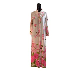 1970s Pink Flower Robe - JC Penney Vintage Zip-Up Lounger, Medium