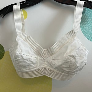 Buy Global Business 100% Cotton Non-Padded Bra-Round Stiched with Nylon  Belt/Strap.Colour:White/Cup Size:B(Pack of 1 Piece) at