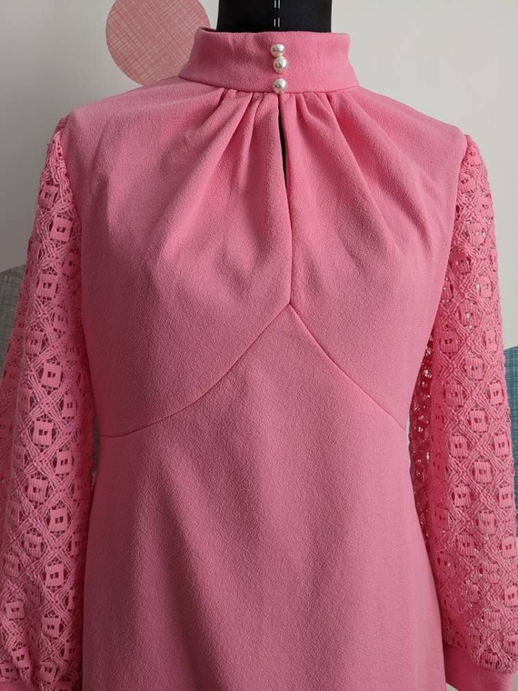 1960s Vintage Pink Keyhole Dress, Lace Sleeve Vin… - image 5