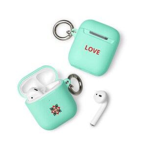 Custodia AirPods con Love crittografato in ornamento ucraino