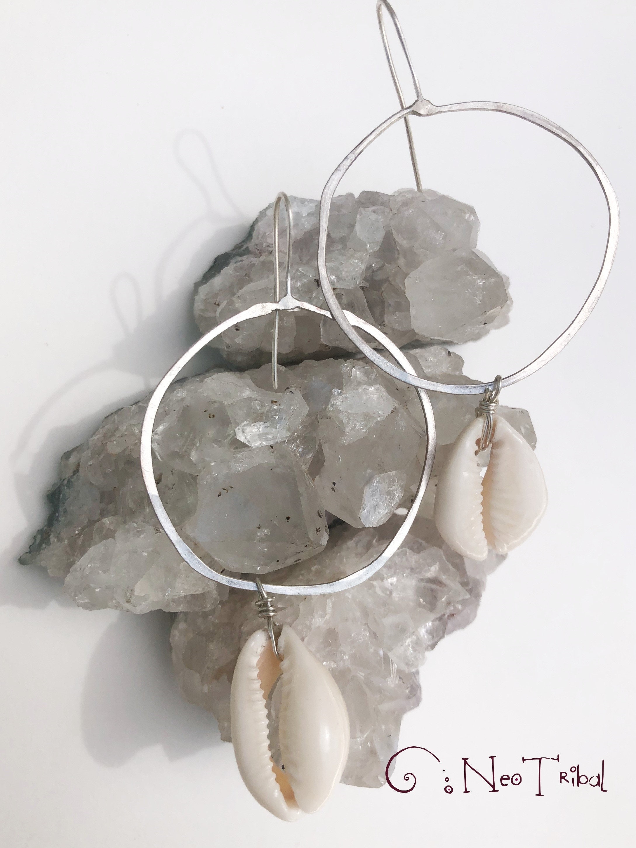 TseenYi Orecchini pendenti in argento con conchiglie, orecchini a forma di conchiglia di ciprea, orecchini estivi per donne e ragazze (argento