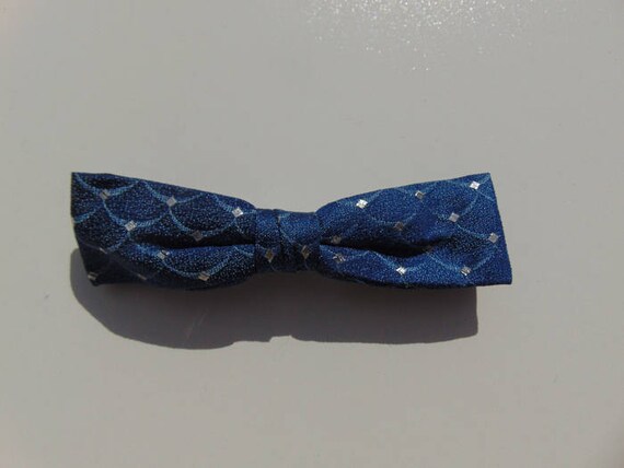 1950's Vintage shiney LUREX Clip on Narrow Jazzy B