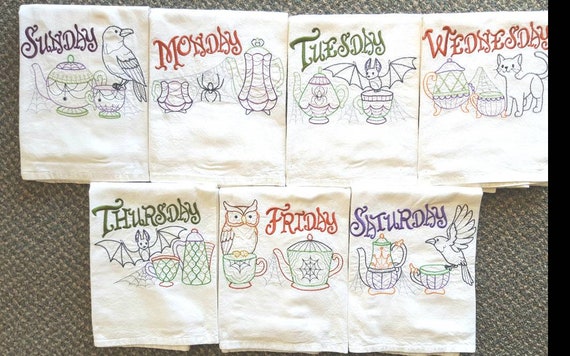 VINTAGE FRUIT DAYS OF THE WEEK MACHINE EMBROIDERED FLOUR SACK DISH TOWELS