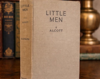Libro antiguo de Hombrecitos de Louisa May Alcott / Libro decorativo en color beige neutro / Decoración de literatura clásica / Libro de estilo antiguo / Librería de estilo rústico