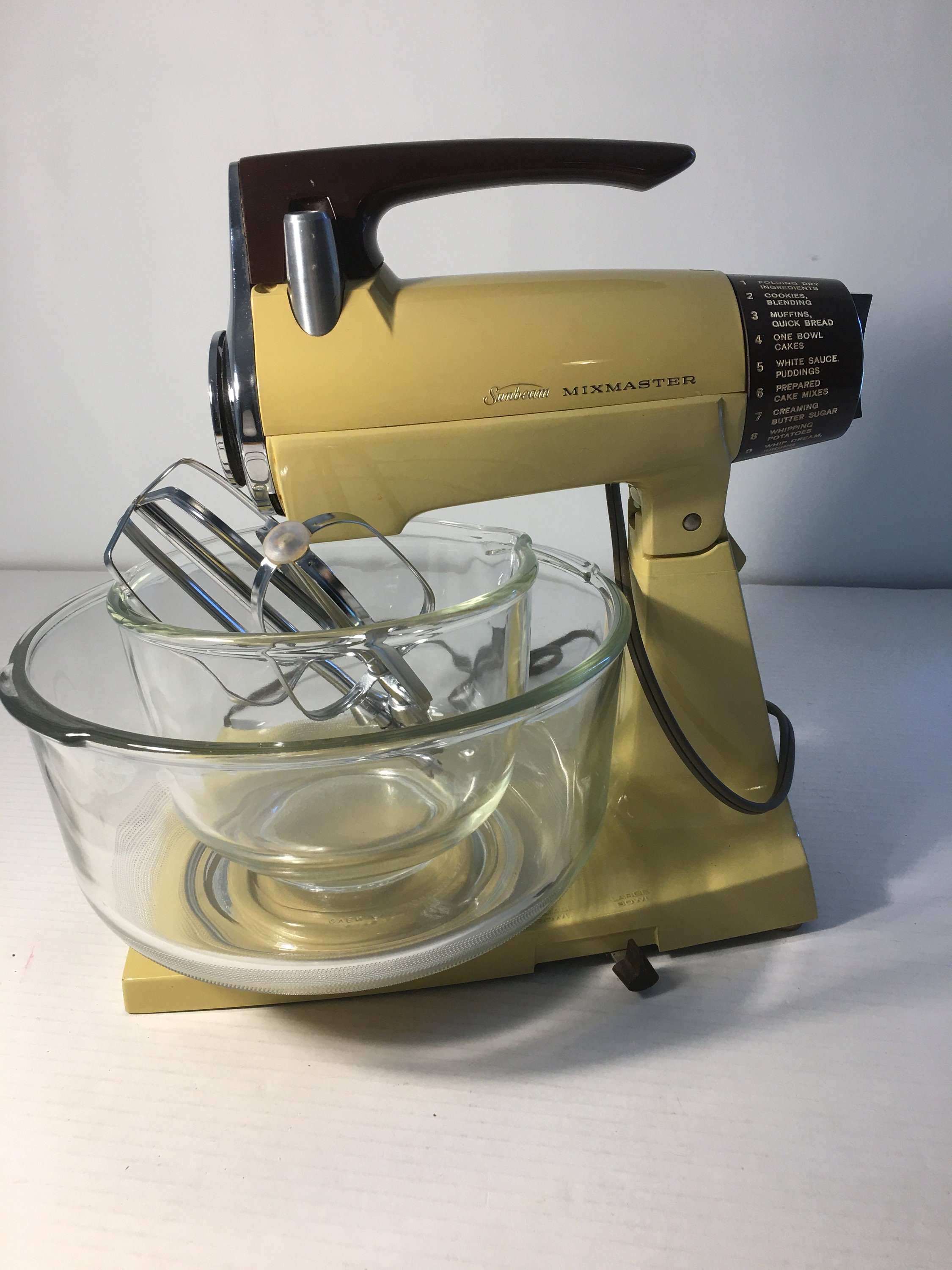 Sunbeam Mixmaster 1970s Yellow Mixer With 2 Bowls and Beaters Etsy