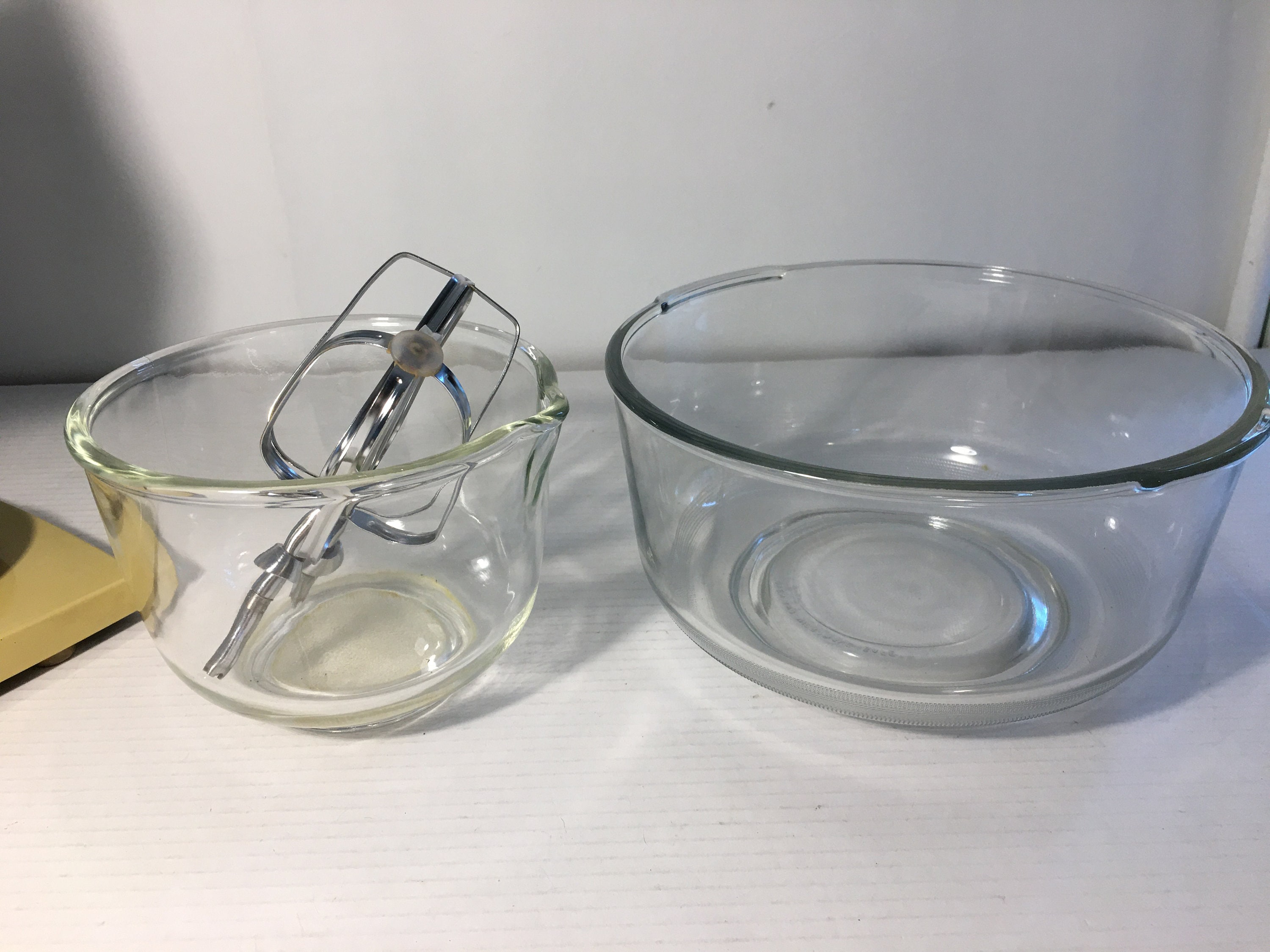 Sunbeam Mixmaster 1970s Yellow Mixer With 2 Bowls and Beaters Etsy