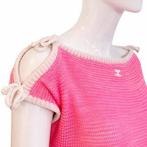 Courrèges Paris Vintage Rosa Stickad Topp - Y2K Neon Virkad Tröja Öppen Bara Axlar Knytpullover Transparent - Storlek Medium bild 2