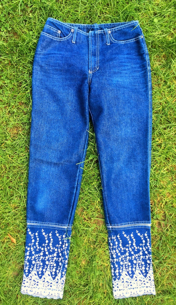 GAULTIER JEANS 花柄スラックス ブルー Jean Paul Gaultier JPG Blue White Embroidered Floral Lace Trousers