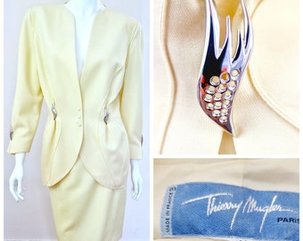 Thierry Mugler métal jaune brillant soirée vampire guêpe abeille taille couture couturissime travail travail grande robe ensemble costume ensemble costume