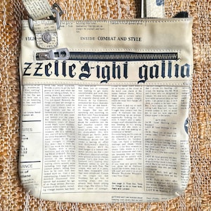 John Galliano Gazette Giornale Carta da giornale Nuovi giornali Ritratto Vintage Bianco Borsa a tracolla Hardware Borsa a tracolla