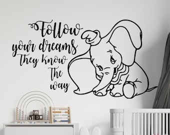 Autocollant Mural Dumbo - Sticker Vinyle Pour Chambre Enfant - Dumbo Et Nuages - Postercom