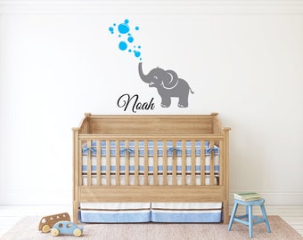 Muursticker kleine olifant naam | Op maat gemaakt vinyldecor voor babykamer CN10