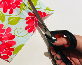 scalloped edge fabric scissors