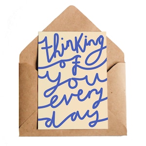 Thinking of You Every Day Karte, A6 | Handschrift Positivität Freunde Familie | Handgeschriebene Schrift | Pfirsich & Blau