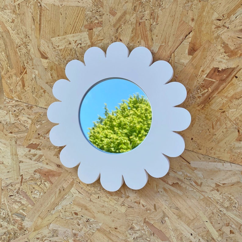 Chalk White Jesmonite Flower Mirror Handmade Solid Colours Home Decor Daisy Gift Retro Flower Power Peace Love Friends Art Object image 1