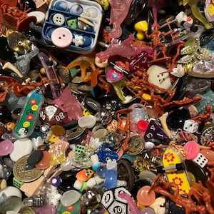 Chaos Scoop | Random Treasure Scoop | Oddball Scoop | Crowcore Treasures | Gremlin Treasures
