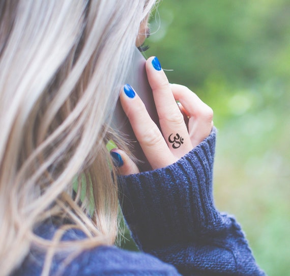 om om tatouage tatouage de yoga tatouages temporaires om | etsy