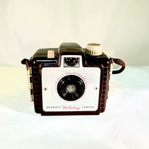 Kodak Brownie Holiday Camera 1950&#39;s Bakelite Vintage Antique