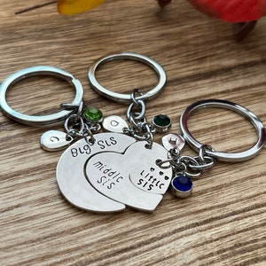 Custom 3 Sisters Keychain, Big Sis Mid Sis Lil Sis Keychain, Big Sister, Middle Sister Little Sister, Sisters Keyring, Sisters gift,