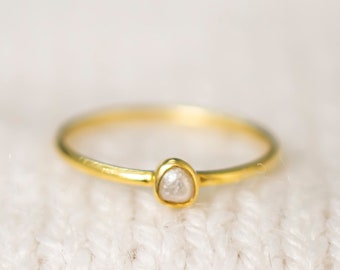 Petite Pearl Gemstone Ring Minimalist Freshwater Pearl Gold Ring Dainty April Birthstone Ring Gift Personalized Mothers Birthstone Ring gift