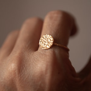Hammered Circle Ring, Hammered Disc silver ring, Rings for women, Minimal ring in Silver, Stacking Ring, Gift for her, mother&#39;s day gift