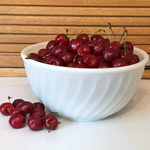 Fire King White Swirl Mixing Bowl - 8&quot; - Milk Glass Mixing Bowl