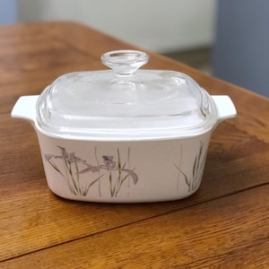 Corningware Shadow Iris Casserole - 1 1/2Qts. - A-1 1/2 B - Pyrex Lid
