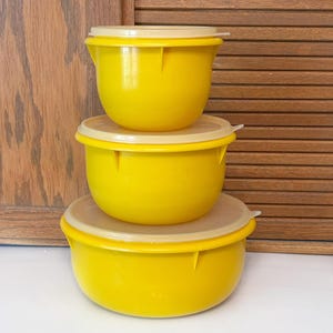 Vintage Tupperware Mixing Bowl Set of 3 with Lids, Bright Yellow, 270, 271, 272, Millionaire Line