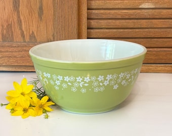 West Bend Stainless Steel Mixing Bowl Grip N Whip 3 Quart Vintage