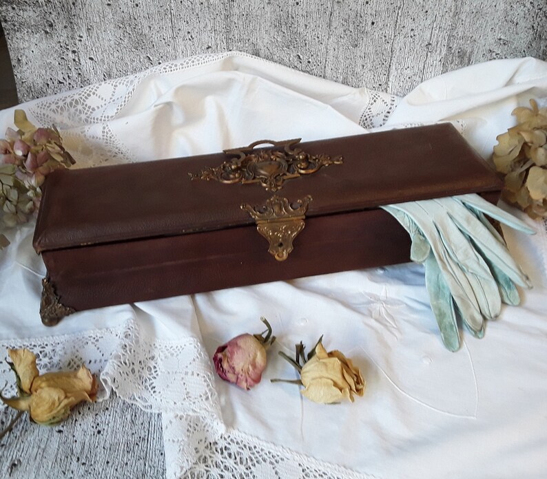 Antique Vintage Gloves Box Casket Napoleon III Brown Leather antique jewelry box jewelry display