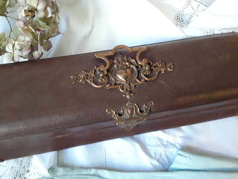 Antique Vintage Gloves Box Casket Napoleon III Brown Leather antique jewelry box jewelry display