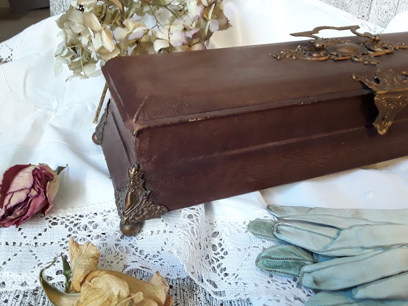 Antique Vintage Gloves Box Casket Napoleon III Brown Leather antique jewelry box jewelry display