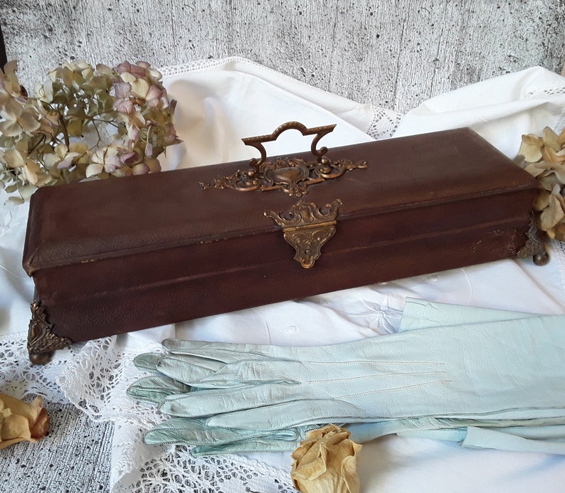 Antique Vintage Gloves Box Casket Napoleon III Brown Leather antique jewelry box jewelry display