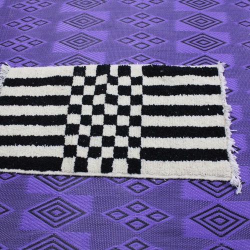 Small Moroccan Boucherouite Rug, moroccan boucherouite rug shops , azilal rug ,vintage boucherouite , berber boucherouite
