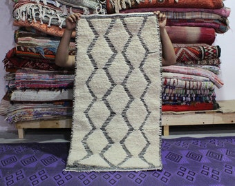 M60_ small Moroccan Boucherouite Rug, moroccan boucherouite rug , azilal rug ,vintage boucherouite , berber boucherouite