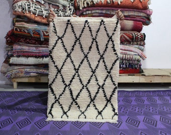 M42_ small Moroccan Boucherouite Rug, moroccan boucherouite rug , azilal rug ,vintage boucherouite , berber boucherouite