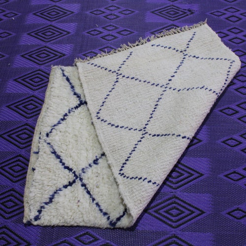 Small Moroccan Boucherouite Rug, moroccan boucherouite rug shops , azilal rug ,vintage boucherouite , berber boucherouite