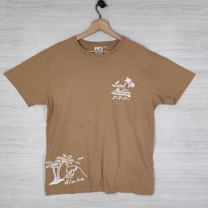 90er Jahre Lokal Bewegung Hawaii Surf Ausrüstung T-Shirt Vintage Lokale Bewegung Stickerei Grafiken Tshirt Braun