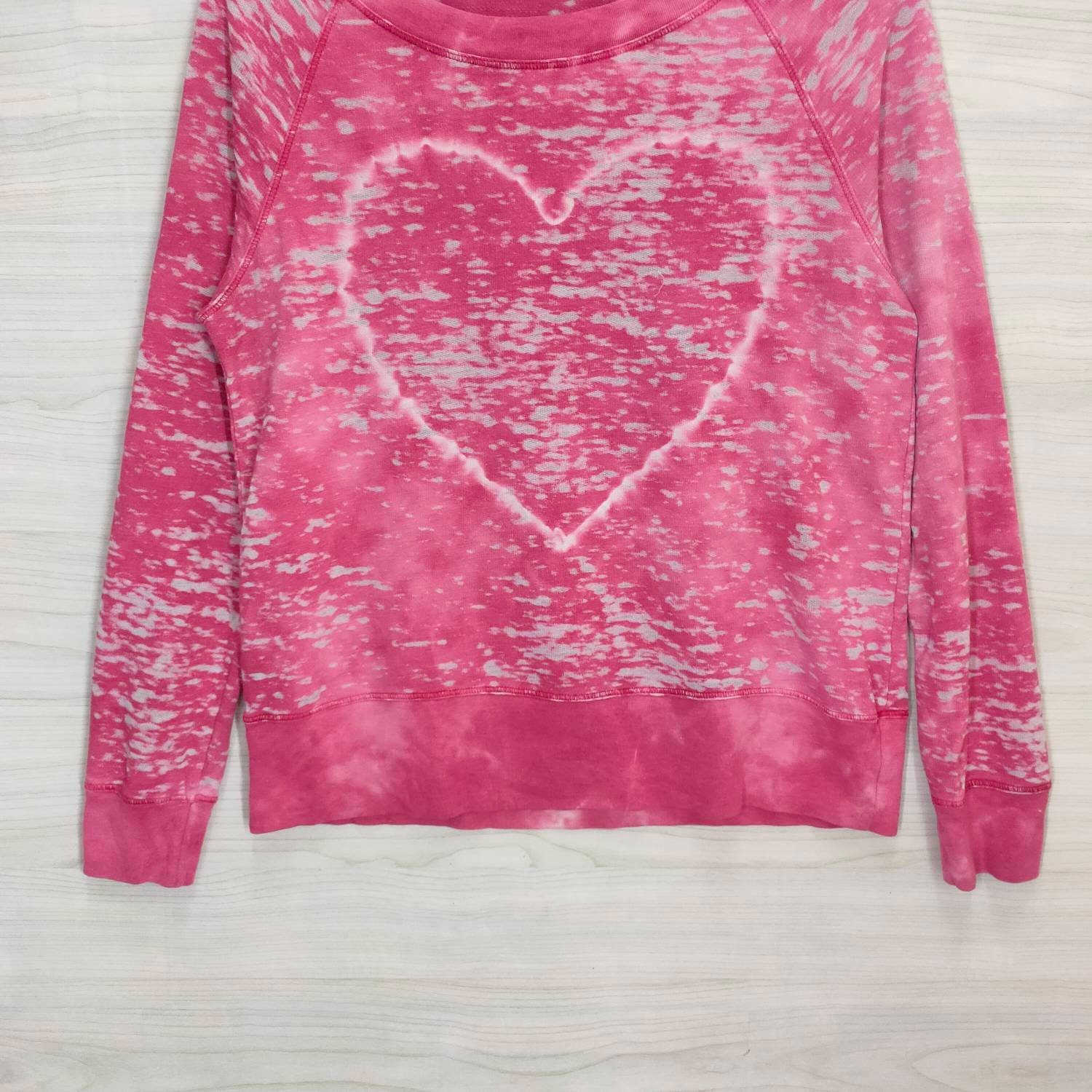 La hearts top vintage raglan sweatshirt