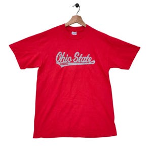 Camiseta vintage Ohio State Buckeyes - Logotipo cursivo vermelho - Tamanho M - Estilo universitário clássico, Y2K Ohio State