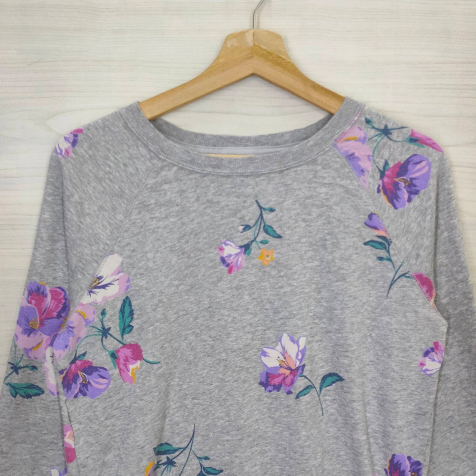 Wind Flower Frayed Raglan Sleeve Top