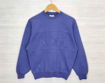 The National Collegiate Athletic Association NCAA Spellout Embroidery Medium Vintage Sweatshirts Crewneck Jumper Pullover Navy Blue Size M
