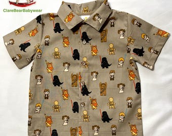 Maglietta o camicetta di Star Wars. Nuovi vestiti personalizzati dalla nascita agli 8 anni. Vestiti unisex fatti a mano per bambini, ragazzi e ragazze. Completo per bambini e ragazze. Abbottonatura. Tessuto