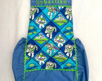 Mono de bebé Space Buzz. Ropa personalizada con personajes nuevos, hecha a mano, unisex, para niños y niñas. Conjunto para niño y niña. Conjuntos para niños.