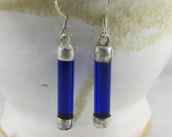 Boucles d’oreilles cobalt blue glass rod