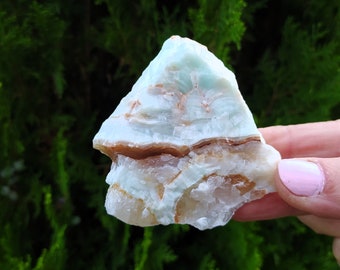 Muestra de curación mineral griega de aragonito azul