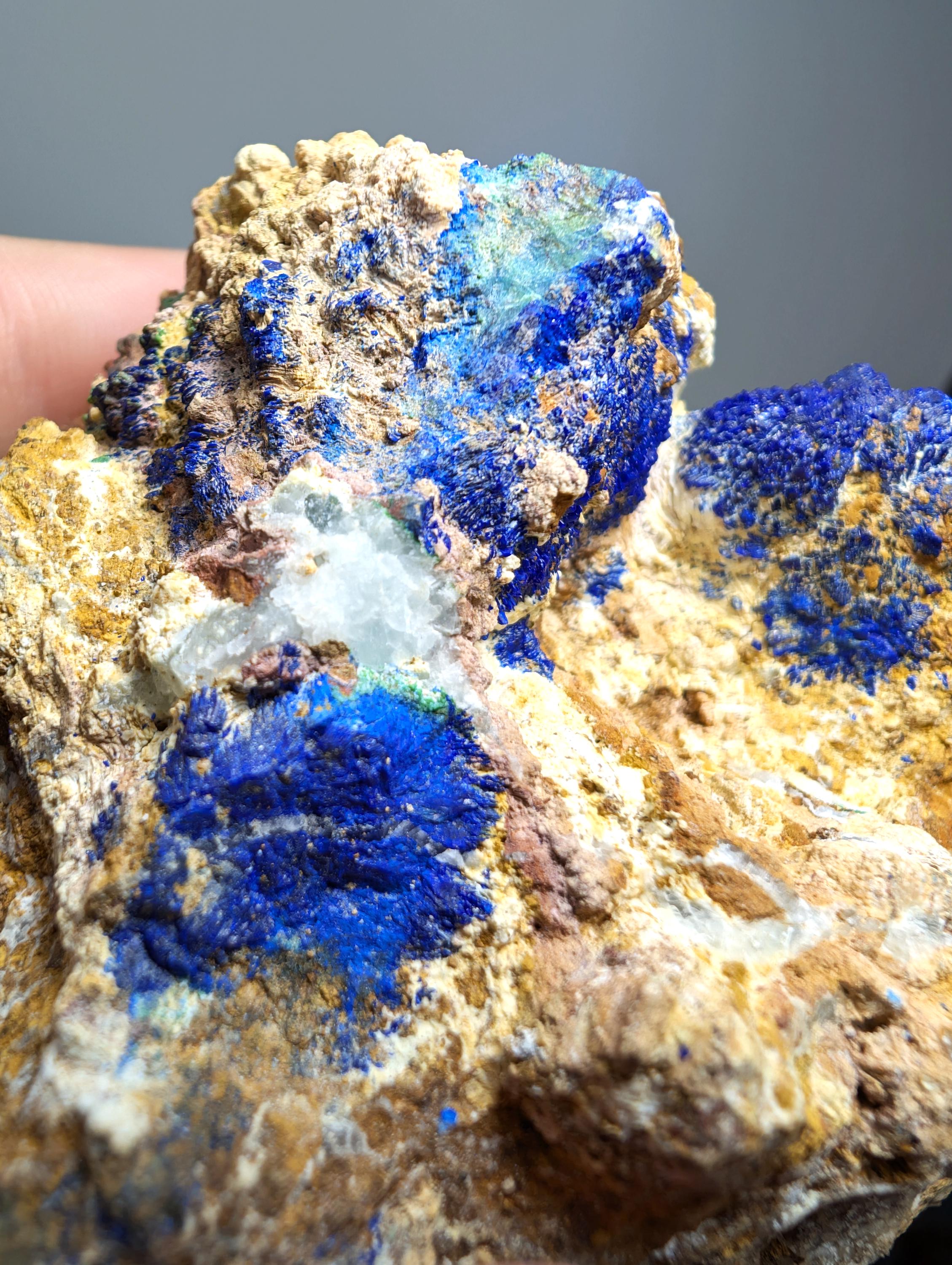 アズライトとマラカイト、ギリシャの鉱物、青い贈り物、原石、黄色い石