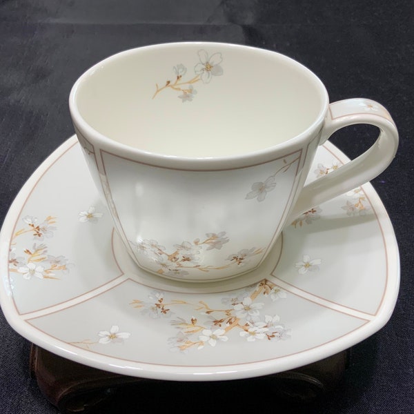 Elegant White Floral Hankook Tea Cup and Saucer