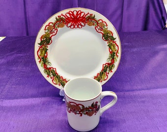 Pretty Christmas Garland Mug and Plate